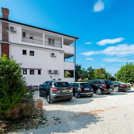 Studio Nikolina Appartement